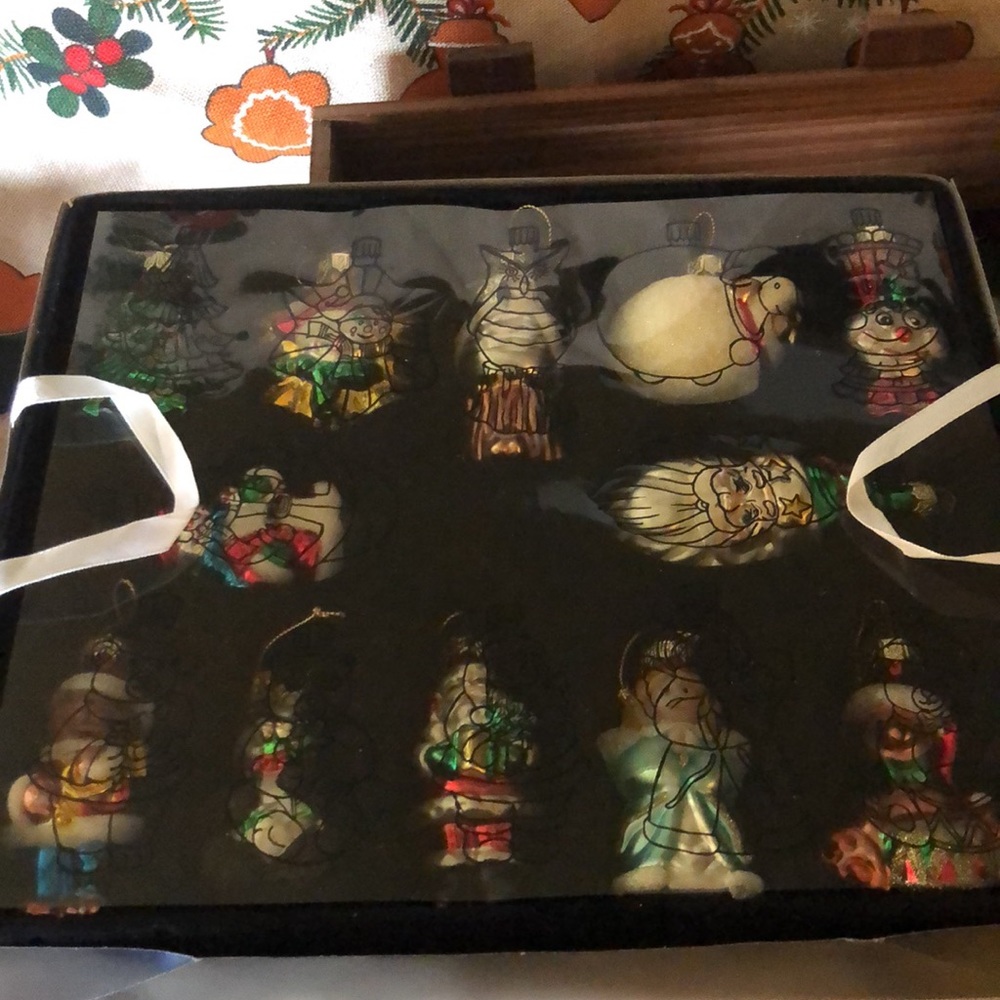 Thomas Pacconi Classics 2002 Collection Christmas Ornaments w/Wood Crate
